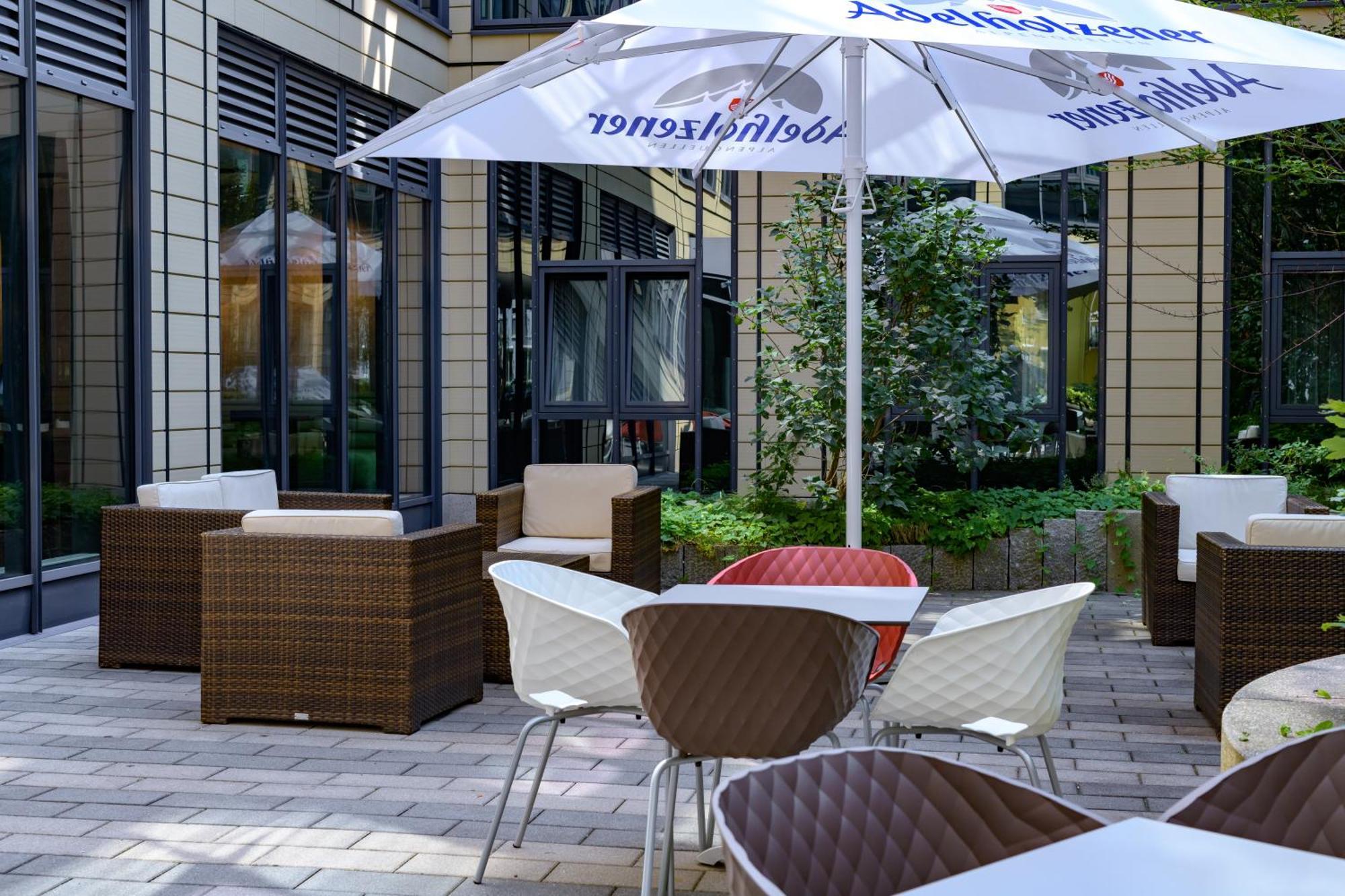 Ibis Muenchen Parkstadt Schwabing Exterior foto