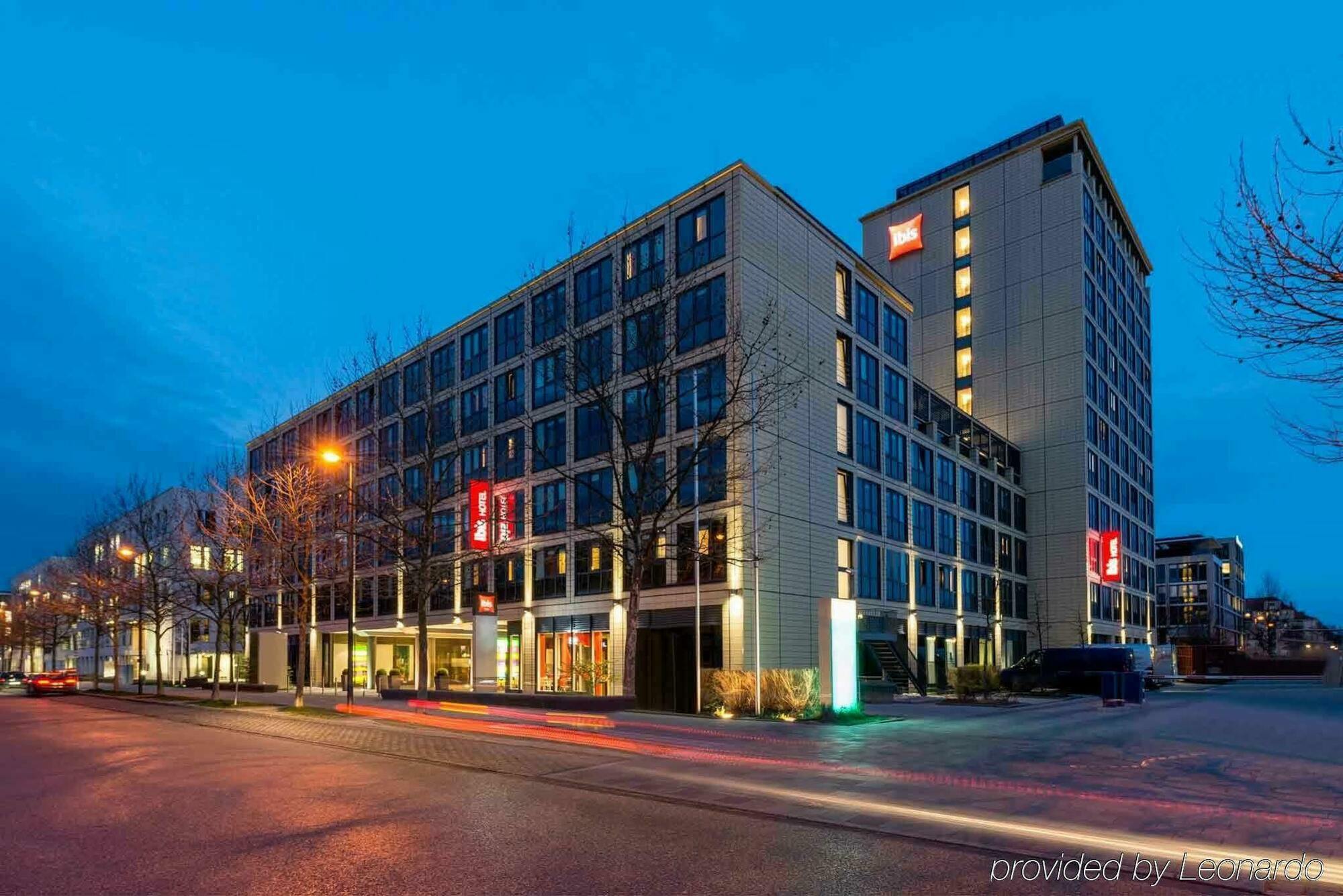 Ibis Muenchen Parkstadt Schwabing Exterior foto